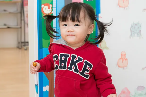 玄関で靴を脱いでいただいております